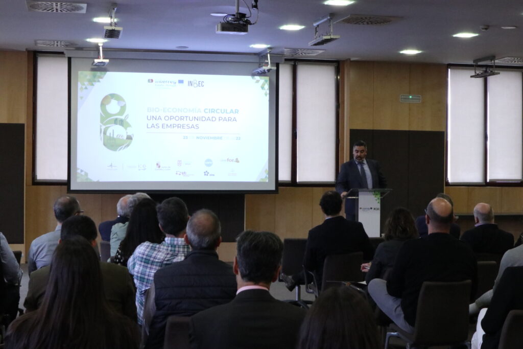 Sergio Sanz, subdirector general de CARTIF, presentando el foro internacional del proyecto INBEC